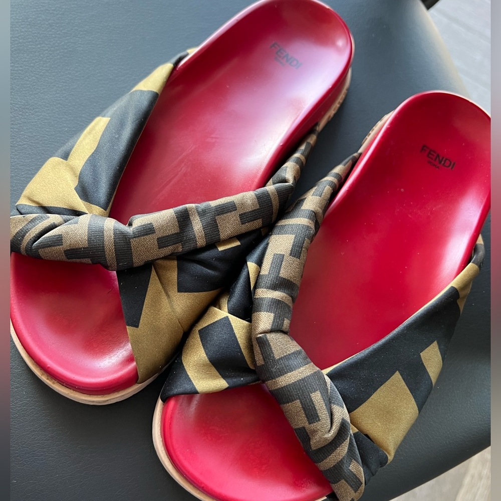 Fendi twist slides